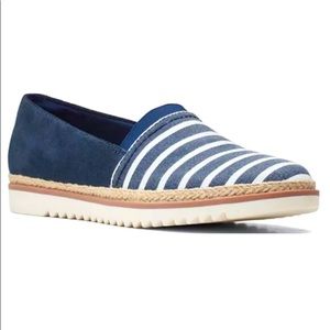 SOLD!!! Clark’s Serena Paige Slip-on!